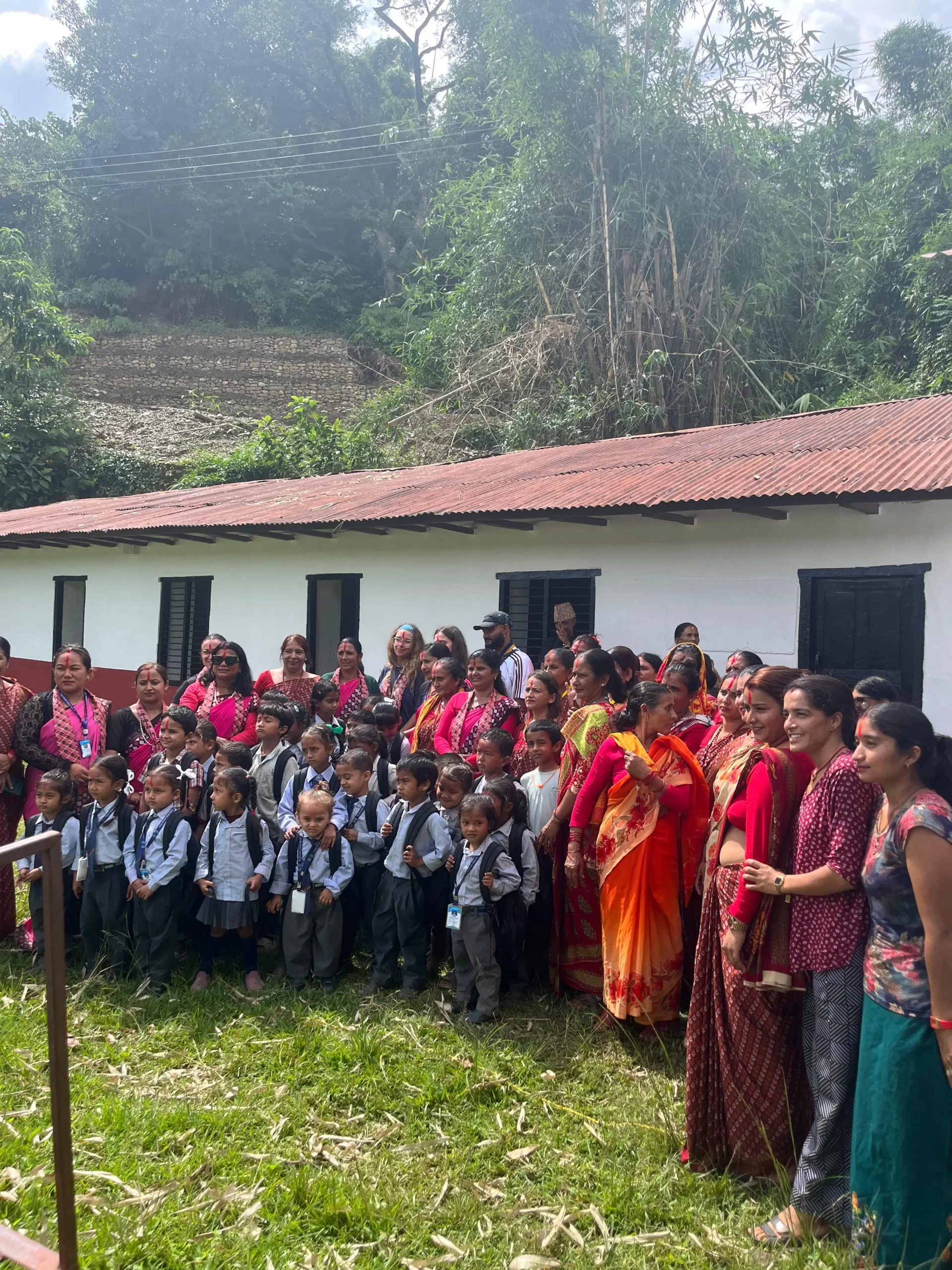 Distribution des sacs et fournitures
