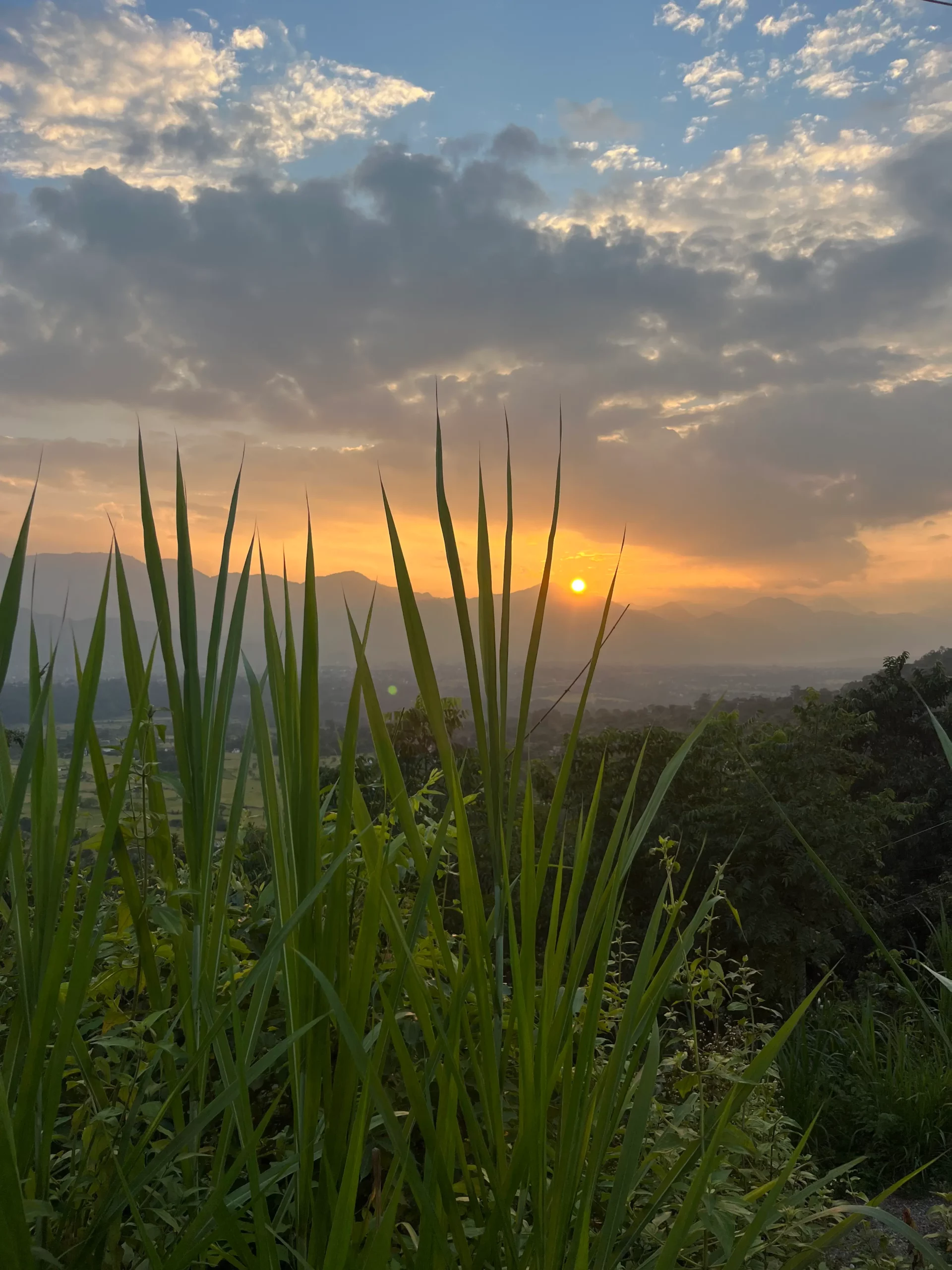 Coucher de soleil sur les collines de Gandaki
