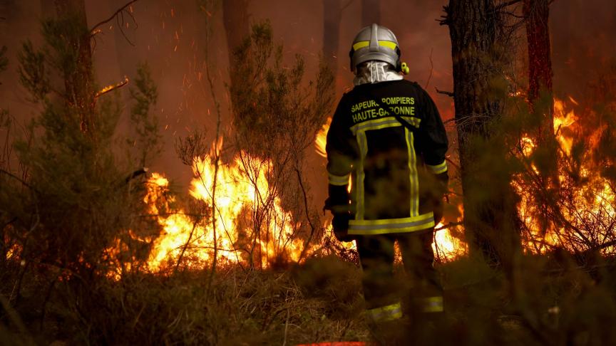 Équipe de sapeurs-pompiers mobilisée pendant les feux de Gironde.